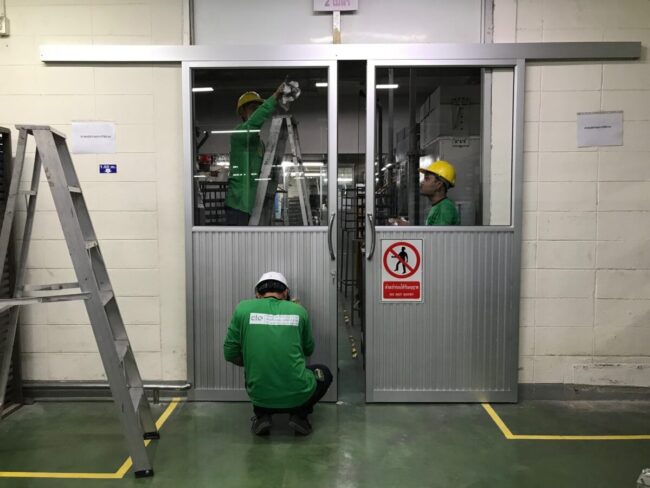 งาน Aluminium door